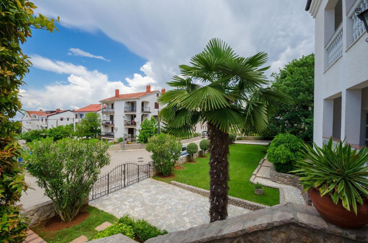 Apartments Sinisa Malinska Exterior foto